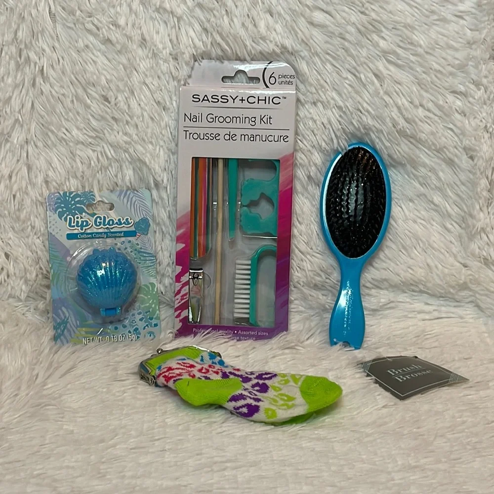 NWT Girl’s Blue Beauty Set